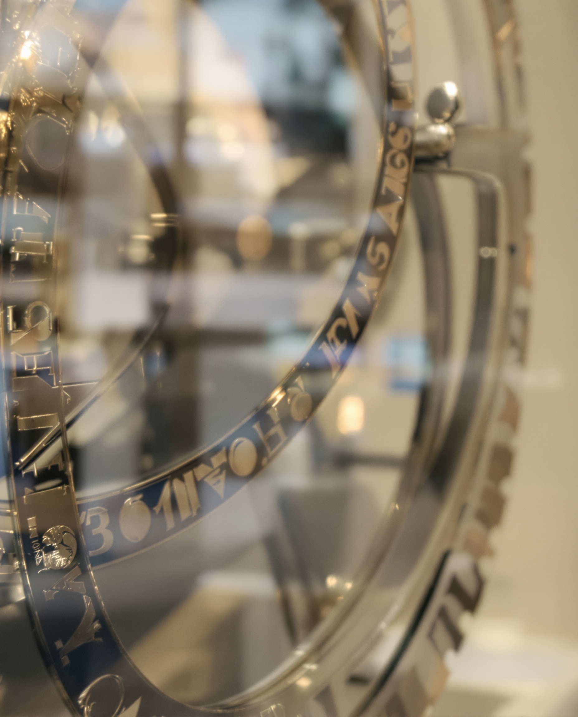 Horloge ancienne illustrant les heures calmes dans un musée de Copenhague.