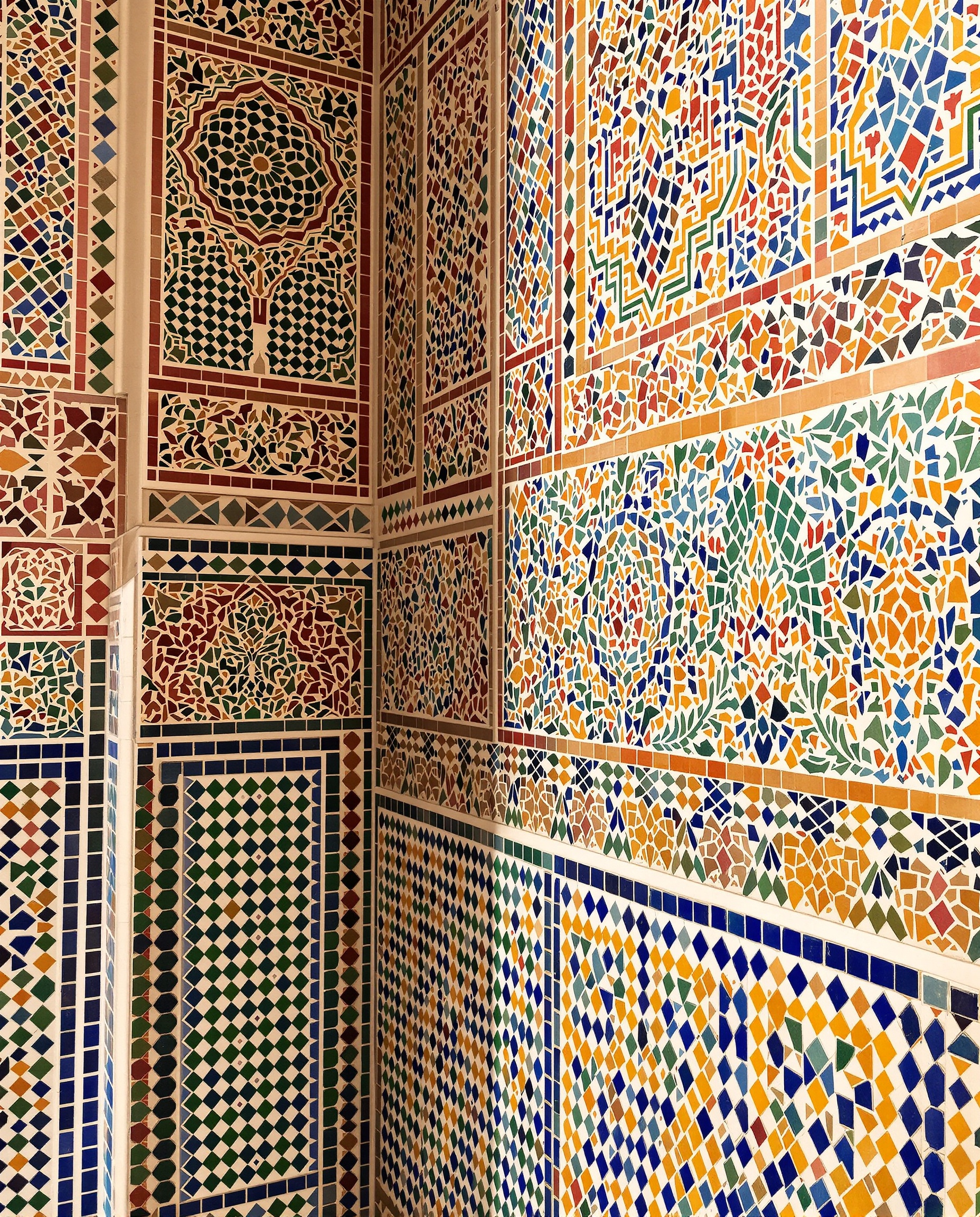 Zelliges colorés Palais Bahia gros plan